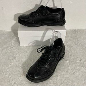 NEW Apex Robyn Petal Sneakers Women’s Size 9.5 Black Leather Cut Out Flowers